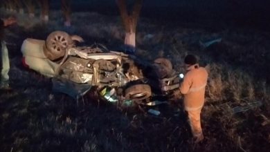 Photo of Viteza excesivă i-a luat viața. Un bărbat din Ștefan Vodă a decedat după ce a ajuns cu automobilul într-un copac