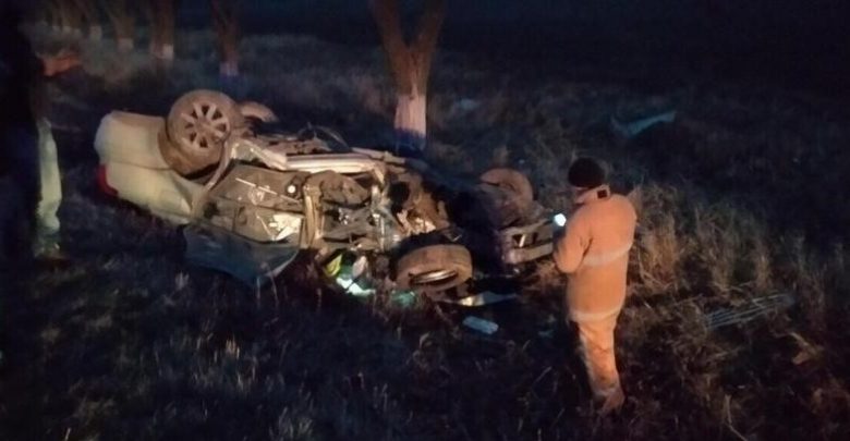 Photo of Viteza excesivă i-a luat viața. Un bărbat din Ștefan Vodă a decedat după ce a ajuns cu automobilul într-un copac