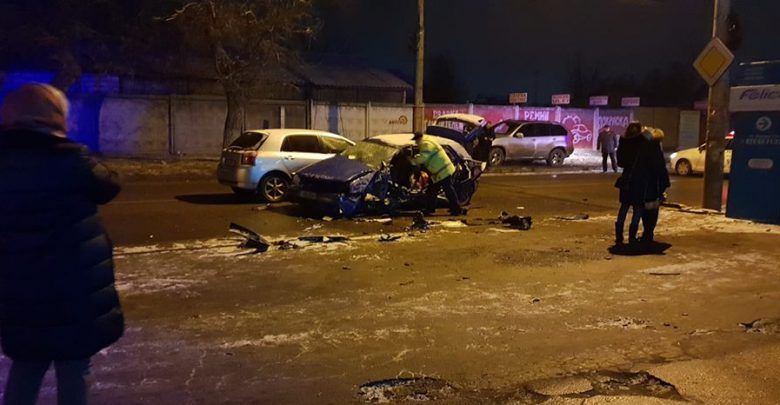 Photo of foto, video 18+ | UPDATE: Doi morți și trei răniți după ce trei mașini s-au ciocnit violent. Unul dintre șoferi era în stare de ebrietate narcotică