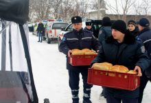 Photo of foto | Misiune neobișnuită pentru salvatorii din Bălți: Au împărțit zeci de pâini bătrânilor și persoanelor cu dizabilități din Sângerei