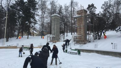 Photo of foto, video | Fără discursuri, dar cu lopeți. Cum s-a lansat Vlad Bilețchi în campania electorală?