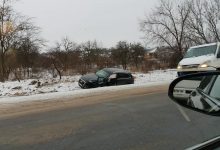 Photo of foto, video | Accident după accident. Trei automobile s-au ciocnit la ieșirea din comuna Sângera, după care au ajuns într-un șanț