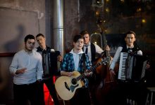 Photo of video | Au renunțat la scenă și au ieșit în stradă. Băieții de la 7 Klase au filmat un nou videoclip pentru piesa „Fată Urbană”