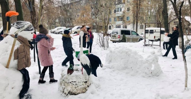 Photo of foto | Ruslan Codreanu s-a bulgărit cu micuții unei case comunitare pentru copii: „Ei au fost cei care mi-au făcut ziua mai veselă”