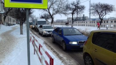 Photo of video | Orașul Bălți, blocat. O ambulanță a așteptat să treacă cortegiul lui Dodon