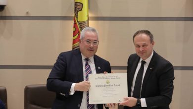 Photo of foto | „Este o datorie să învățam lecțiile istoriei”. Andrian Candu, premiat de către autoritățile americane