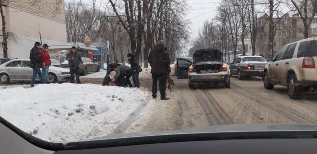 Photo of foto | Grav accident în capitală. O fetiță de nouă ani, lovită de un automobil pe trecerea de pietoni