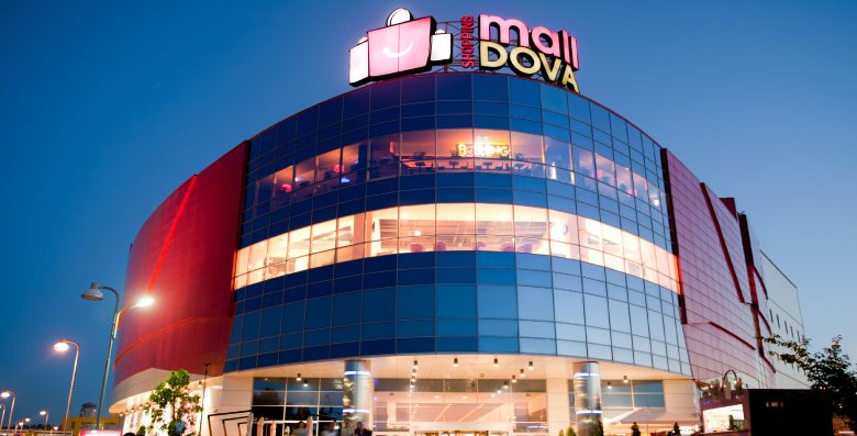 Photo of foto | Minciuna are picioare scurte. Bărbatul care a câștigat mai multe premii de la Shopping MallDova ar fi trișat