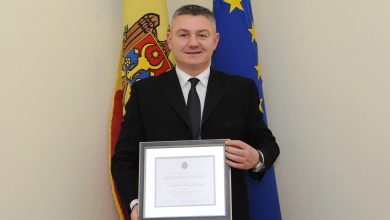 Photo of foto | Moldoveanul Ion Lazarenco, propus la Premiul Nobel pentru Pace chiar de ziua sa. Înotătorul a fost decorat cu Diploma de Onoare a Guvernului