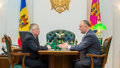 Photo of foto, video | Partide de șah și planuri despre viitor. Campionul mondial Anatolii Karpov, într-o vizită la reședința lui Igor Dodon