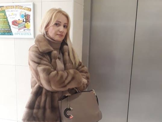 Photo of Incident periculos într-un centru comercial din capitală. Adriana Ochișanu a căzut în gol cu ascensorul câteva etaje