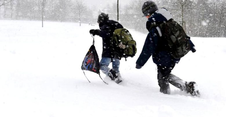 Photo of Bucurie pentru copii, surpriză pentru părinți. Toate școlile și grădinițele din țară vor fi închise mâine