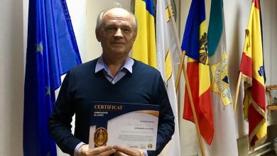 Photo of doc | Directorul Liceului „Gheorghe Asachi”, înregistrat în cursa electorală. În ce circumscripție candidează acesta?