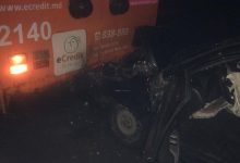 Photo of foto | Accident în sectorul Centru al capitalei. O mașină a tamponat violent un troleibuz de pe ruta nr.17