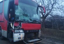 Photo of foto | Accident lângă Corlăteni: Autobuzul Moscova-Ungheni a tamponat un tractor