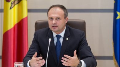 Photo of „Opriți această batjocură, eliberați cetățenii din captivitate electorală”. Candu îi cere lui Dodon să permită aducerea piloților acasă