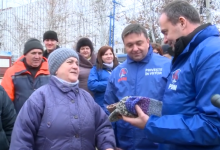 Photo of video | Andrian Candu, la cumpărături prin piață. Cât i-a plătit democratul unei femei pentru trei perechi de ciupici împletiți?