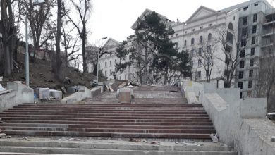 Photo of foto | După aproape un an de lucru, 109 de trepte au fost reabilitate. Când vor fi gata scările de granit din parcul Valea Morilor?