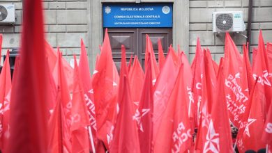 Photo of video | Socialiștii, nemulțumiți de avertismentul emis de CEC, au protestat: „Legea este una pentru toți”