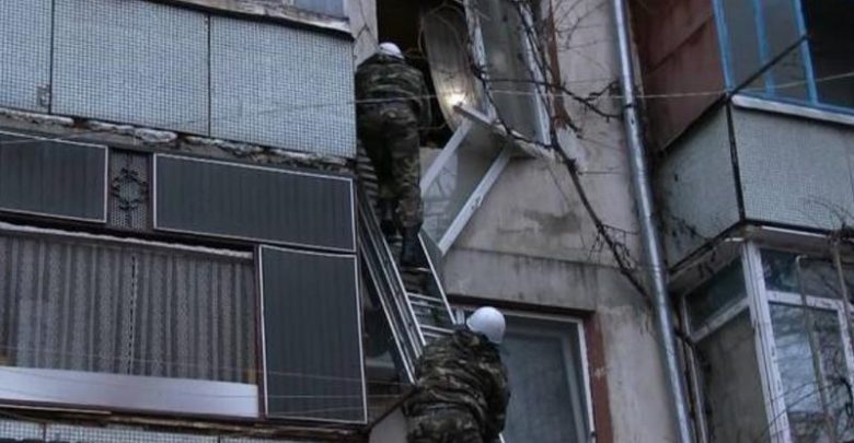Photo of video | Explozie puternică într-un bloc din Tiraspol. O persoană a decedat, iar alta se zbate între viață și moarte