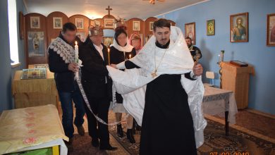 Photo of foto | Un deținut și logodnica sa aflată în libertate și-au jurat iubire veșnică în Penitenciarul din Bender. Proaspeții căsătoriți și-au botezat și fetița