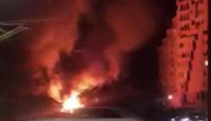 Photo of foto, video | Incendiu de proporții în capitală. O casă de pe strada Fierarilor, cuprinsă de flăcări imense