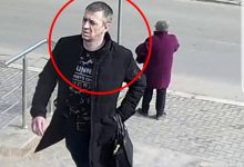 Photo of video | Intra în școli și fura genți. Un bărbat din capitală, căutat de poliție pentru că ar fi comis mai multe jafuri