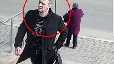Photo of video | Intra în școli și fura genți. Un bărbat din capitală, căutat de poliție pentru că ar fi comis mai multe jafuri