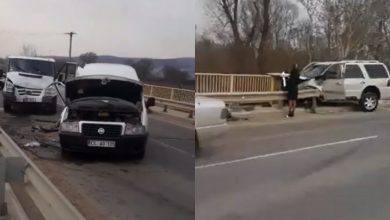 Photo of video | Grav accident în raionul Strășeni. Două persoane, transportate de urgență la spital după ce trei mașini s-au izbit violent