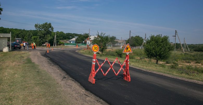 Photo of Lucrările de reparație la cei 2600 km de drum din cadrul programului „Drumuri bune 2” vor începe în două săptămâni