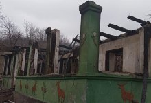 Photo of foto | Au rămas doar cu hainele de pe ei. O familie cu cinci copii are nevoie de ajutor după ce un incendiu devastator le-a mistuit casa