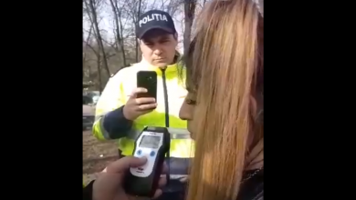 Photo of video | A staționat pe o bandă de circulație și le-ar fi spus polițiștilor că s-a terminat combustibilul. Isprava unei șoferițe din capitală