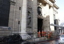 Photo of video | Un locaș sfânt din Paris, cuprins de flăcări. Turiștii au fost evacuați de urgență