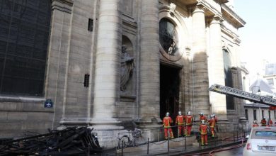 Photo of video | Un locaș sfânt din Paris, cuprins de flăcări. Turiștii au fost evacuați de urgență