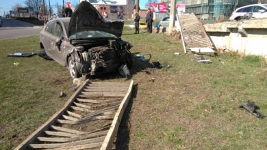 Photo of foto | Trei mașini s-au ciocnit pe strada Ismail din capitală. Șoferul unui automobil, transportat la spital