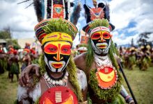 Photo of foto | Îți vine să crezi că ele există chiar și în secolul XXI? Imagini spectaculoase cu triburile din Papua Noua Guinee, surprinse de un fotograf britanic