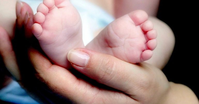 Photo of A fost abandonată după naștere, iar mai apoi adoptată. O moldoveancă, stabilită în SUA, își caută mama biologică în Moldova