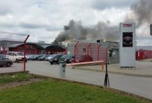 Photo of video | Incendiu de proporții la o fabrică de piese auto din România. Peste 400 de angajați, evacuați