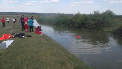 Photo of O copilă de doi ani din Slobozia s-ar fi înecat într-un râu. Scafandrii o caută deja de 2 zile