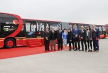 Photo of video | Chinezii au creat cel mai lung autobuz electric din lume. Câți pasageri poate transporta vehiculul inovator?