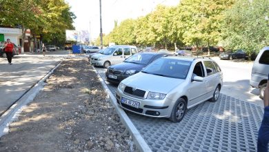 Photo of De astăzi intră în vigoare noile reguli privind parcarea automobilelor pe trotuare sau în alte spații publice