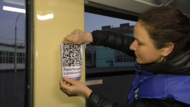 Photo of foto, video | Transportul public moldovenesc, în pas cu tehnologia. Scanează QR codurile din troleibuze și sesizează neregulile văzute