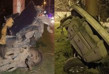 Photo of foto | Născut în cămașă. Un tânăr de 23 de ani s-a ales doar cu câteva zgârâieturi după ce s-a izbit violent cu mașina într-un stâlp