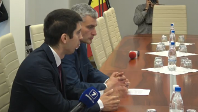 Photo of video | S-au gândit, s-au gândit și au venit. Deputații ACUM, la masa de discuții cu PSRM