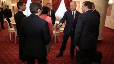 Photo of opinie | Eventuala coaliție dintre PSRM și ACUM: Coincidență simbolică între solicitarea activiștilor PPDA și vizita lui Dodon la Moscova?