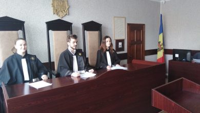 Photo of foto | Ieri elevi, azi magistrați. Câțiva tineri au simulat ședințe de judecată la Curtea de Apel Bălți