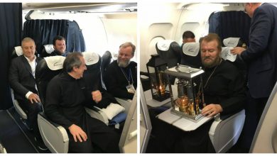 Photo of foto | Primele imagini cu Focul Haric de la bordul AirMoldova. Delegația în frunte cu Mitropolitul Vladimir va ajunge la Chișinău în curând