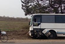 Photo of foto | Un automobil s-a tamponat cu un autobuz de rută la Anenii Noi. Două persoane au decedat pe loc