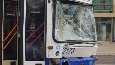 Photo of update | Accident cu implicarea unui troleibuz în sectorul Buiucani din capitală. Un copil de 5 ani, transportat la spital