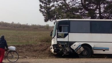 Photo of foto | Un automobil s-a tamponat cu un autobuz de rută la Anenii Noi. Două persoane au decedat pe loc